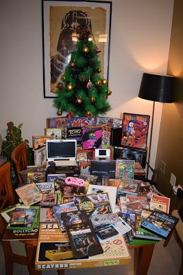 Atracón de los buenos en la RetroCesta navideña de este año: ¡videojuegos, consolas, películas, juegos de mesa...! Atracón de los buenos en la RetroCesta navideña de este año: ¡videojuegos, consolas, películas, juegos de mesa...!