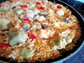 Arroz con bacalao y alcachofas al azafrán