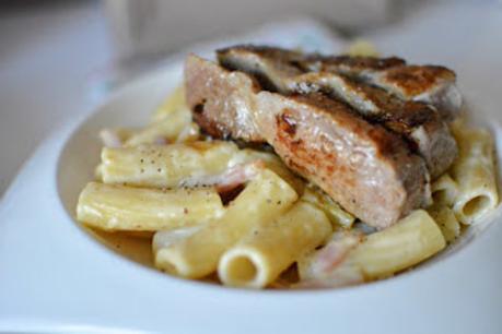 Tortiglioni a la carbonara con secreto