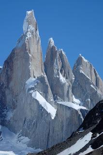 SENDERISMO EN EL CHALTÉN: LAGUNA TORRE SENDERISMO EN EL CHALTÉN: LAGUNA TORRE