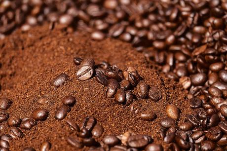 Maneras de usar el café molido en tu rutina de belleza y 4 recetas simples para una piel más suave