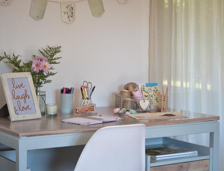 El escritorio azul celeste y tips para una pátina aguada