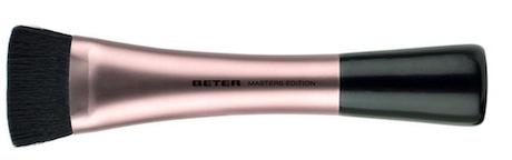 Las brochas de maquillaje que debes tener en tu neceser brochas de maquillaje countoring