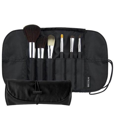Las brochas de maquillaje que debes tener en tu neceser brochas-professional-make-up