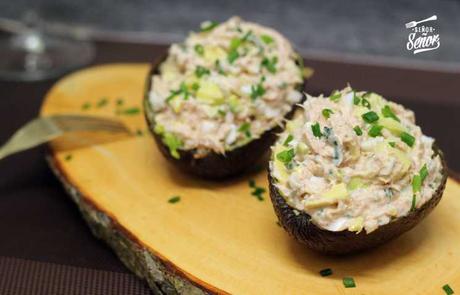 Aguacates rellenos de atún