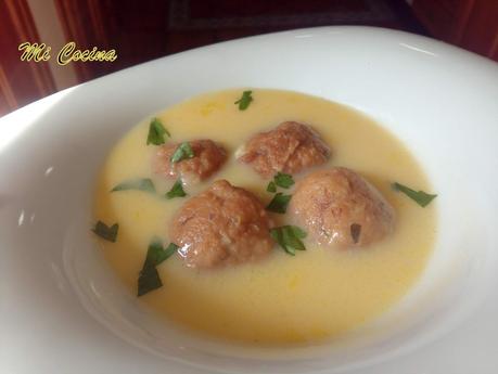 SOPA DE ALBONDIGAS DE BACALAO (DE LA ABUELA ENCARNACIÓN)