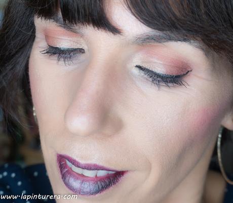 Saca todo el partido a tu iluminador con Delfy (info, swatches y maquillaje de fiesta).