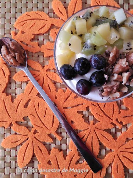 POSTRE DE YOGUR Y NATA CON FRUTA Y SEMILLAS #CocinArte