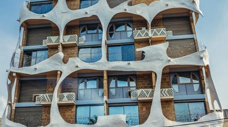 La fechada tiene varios materiales. Foto vía attractions-in-israel.com. 6 edificaciones que lo harán mirar dos veces … o tres