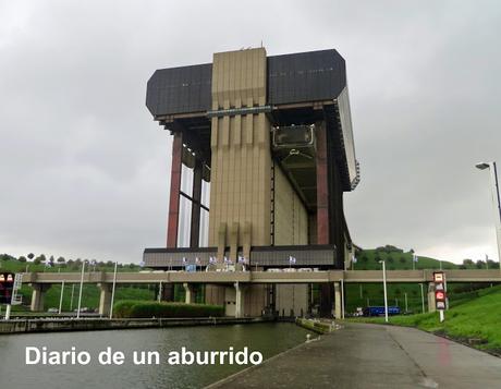 Valonia. La región del centro: los ascensores de barcos y la colegiata de Nivelles