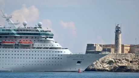 Cuba reporta 4 millones de turistas y espera superar récord del pasado año