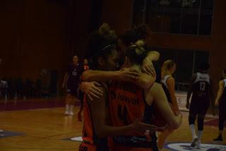 Galería de escenas del Bàsquet Femení Sant Adrià-Valencia Basket