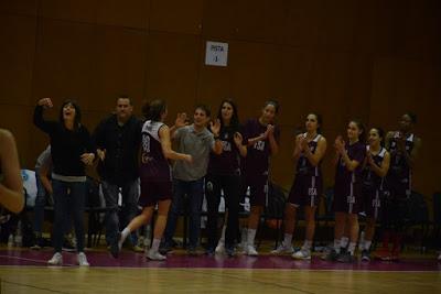 Galería de escenas del Bàsquet Femení Sant Adrià-Valencia Basket