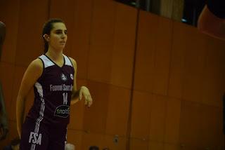 Galería de escenas del Bàsquet Femení Sant Adrià-Valencia Basket