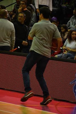 Galería de escenas del Bàsquet Femení Sant Adrià-Valencia Basket