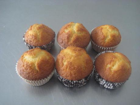 MAGDALENAS O MUFFINS  DE YOGUR Y FRAMBUESAS