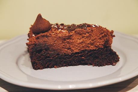 TARTA BROWNIE CON MOUSSE DE CHOCOLATE TARTA BROWNIE CON MOUSSE DE CHOCOLATE