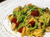 Espaguetis calabacín pollo corral gambas