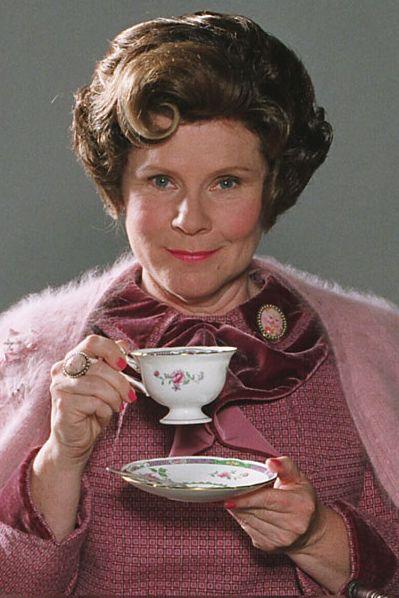 Book Tag #37: Mitología Egipcia Dolores Umbridge bebe Té