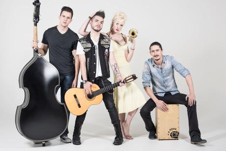 Entrevista Jenny & The Mexicats “Empezamos por el amor a la música”