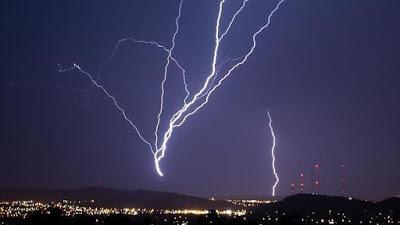 Rayos ascendentes: el camino inverso también existe.