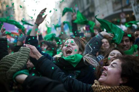 Llega La Criatura, contracumbre cultural frente al G20, entrevistamos a los “criadores”