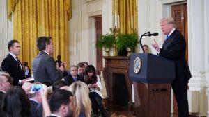 La metáfora del cuarto poder La metáfora del cuarto poder