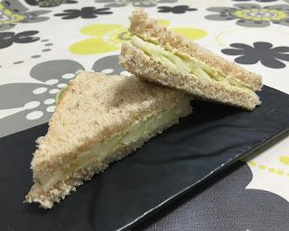 Sándwich inglés de pepino