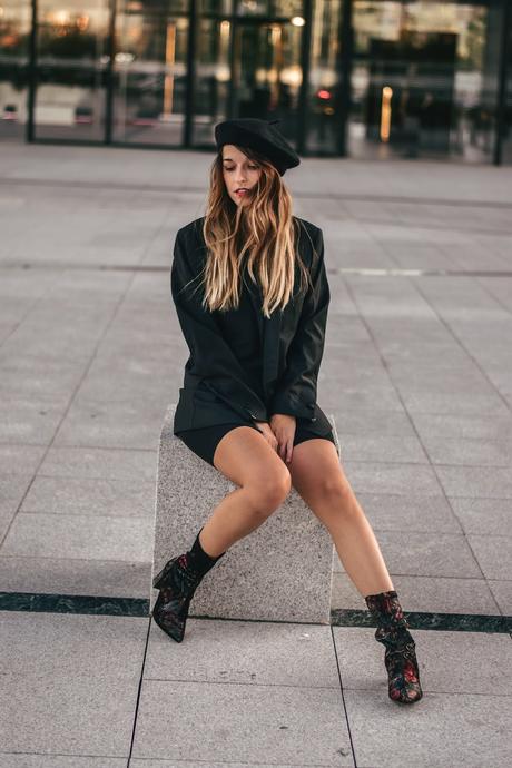LOOK CON MALLAS DE CICLISTA LOOK CON MALLAS DE CICLISTA