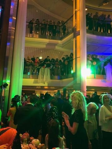 HALOWEEN A BORDO DE UN CRUCERO HALOWEEN A BORDO DE UN CRUCERO