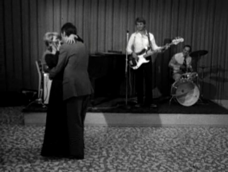 Panelkapcsolat - 1982