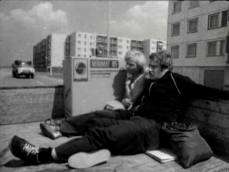 Panelkapcsolat - 1982