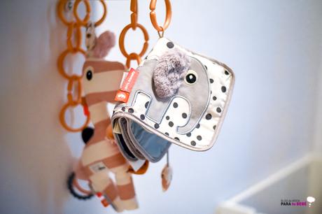 Niños felices en habitaciones Done by deer