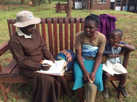 Cómo un banco de madera en Zimbabwe está comenzando una revolución en salud mental