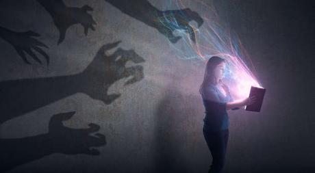 Father Ramos o la frivolización de White Wolf,con uso comercial, del Pánico Satánico