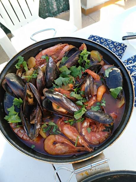 Cataplana o zarzuela de pescado y marisco de Algarve