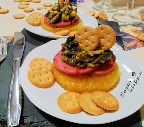 TAPA DE PIÑA A LA PLANCHA CON SETAS, JAMÓN Y GALLETAS SALADAS