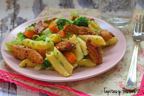 PASTA SALTEADA CON BACON AHUMADO E HIGOS A LA PLANCHA