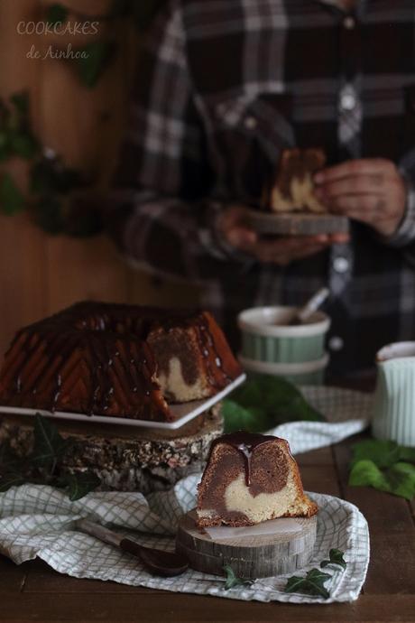 Bundt Cake de nocilla blanca y negra. Bizcocho marmolado. Cookcakes de Ainhoa