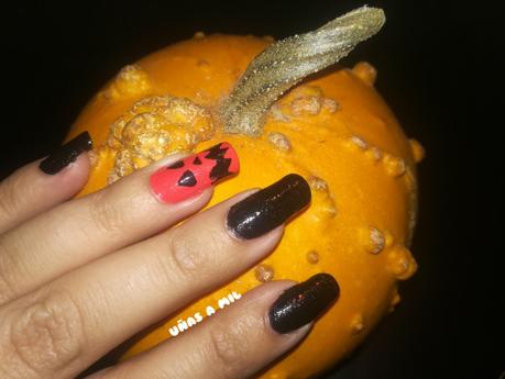 Diseño de uñas de calabaza para Halloween Diseño de uñas de calabaza para Halloween