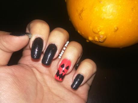 Diseño de uñas de calabaza para Halloween Diseño de uñas de calabaza para Halloween