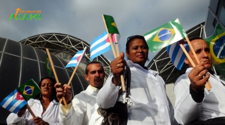 Médicos cubanos en Brasil comienzan a recibir instrucciones para el regreso a Cuba