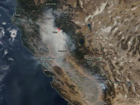 EEUU: imagen satélite del humo de los incendios forestales en California (14-11-2018)