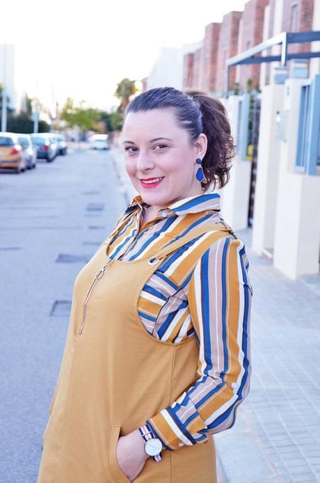 Cómo llevar un peto mostaza