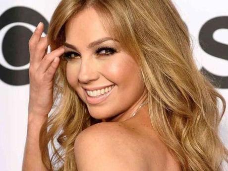 #Mexico: El bochornoso momento que pasó Thalía (@Thalia) en los #GrammyLatinos (VIDEO) #Mexico: El bochornoso momento que pasó Thalía (@Thalia) en los #GrammyLatinos (VIDEO)