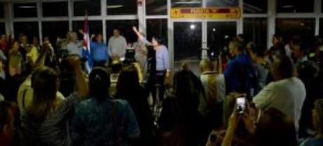 Última Hora: Llega a Cuba el primer grupo de médicos que estaban en Brasil Última Hora: Llega a Cuba el primer grupo de médicos que estaban en Brasil