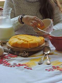 Pan de maíz o mămăligă (polenta)