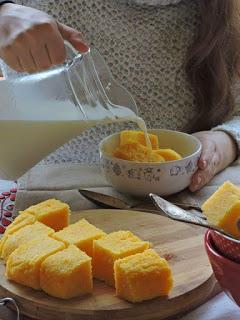 Pan de maíz o mămăligă (polenta)