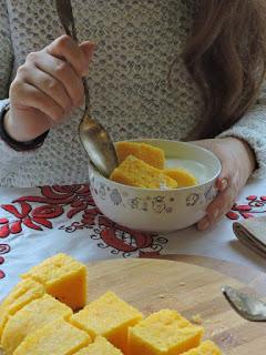 Pan de maíz o mămăligă (polenta)