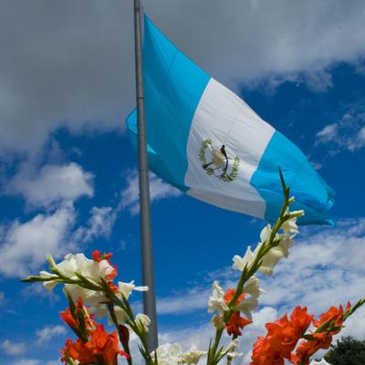 Tanto Su Bandera O Escudo Nacional Que Corona La Parte Central De Está Esconden Secretos Históricos Refees Al País Desde Sus Ideales A